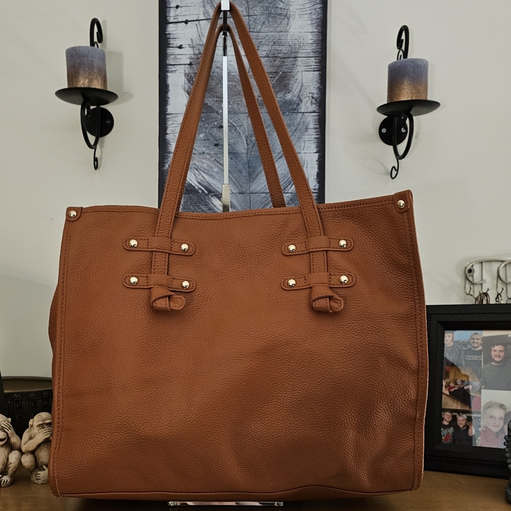 Classic Tan Leather Tote Bag with Tassel - Picture 6 of 16
